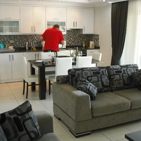 Tropical Gardens 2 Bed 2nd Floor 아파트 *