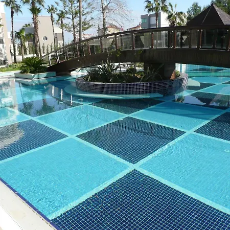 アパート Tropical Gardens 2 Bed 2nd Floor シダ