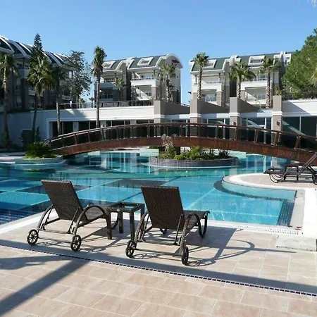 アパート Tropical Gardens 2 Bed 2nd Floor シダ