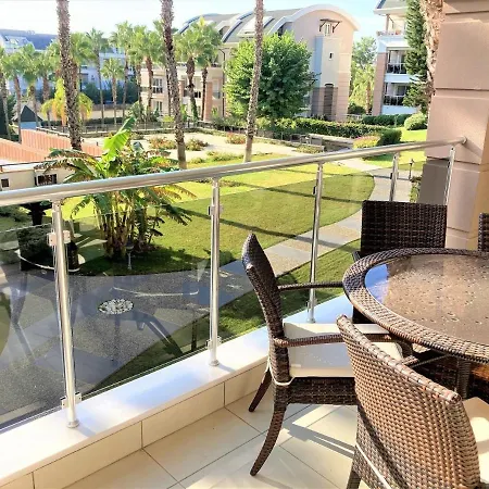 아파트 Tropical Gardens 2 Bed 2nd Floor